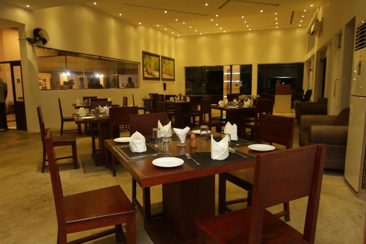 Jade Green Hotel Hambantota Luaran gambar